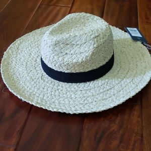 Universal Thread hat